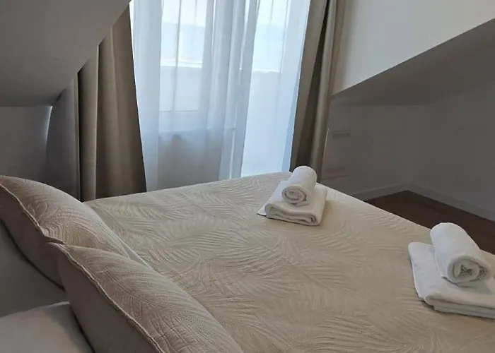 Medic Lägenhet Podstrana